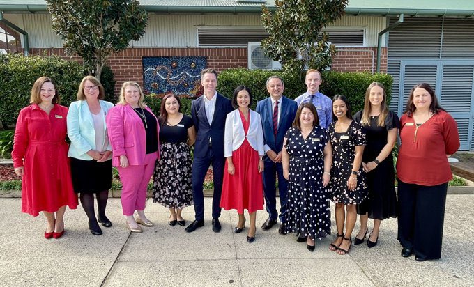 dizdarm's tweet photo. Great to visit Parramatta East PS with @ChrisMinnsMP &amp; @pruecar on the first day back for students. We visited Kindergarten to see how our students have settled into school. Next stop was Bayanami PS for a roundtable discussion with school leaders to hear how we can support you. https://t.co/IImJYdK6dH