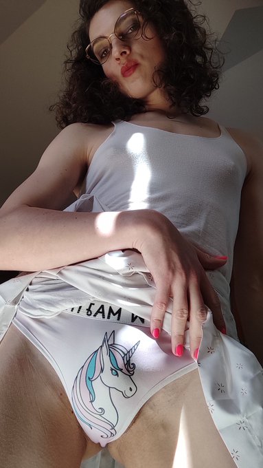 Welcome after the break 😘 https://t.co/l8KNrYtEBT https://t.co/eqBJdSjyhv<a href="/tag/420life"class="tags"><span>#420life</span></a>