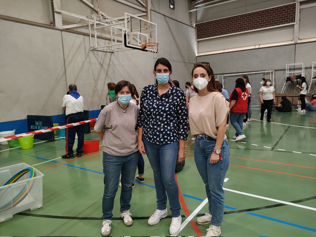 En el pabellón de Las Alamedas se están celebrando los VII Encuentros Intercentros de Atletas Séniors👵🧓👴, las Olimpiadas de Personas Mayores,  con la arquera <a href="/anacanogar/">Ana Cano</a> como embajadora y los alumnos del <a href="/iessanjuanbosco/">IES San Juan Bosco</a> como voluntarios. 👏👏👏