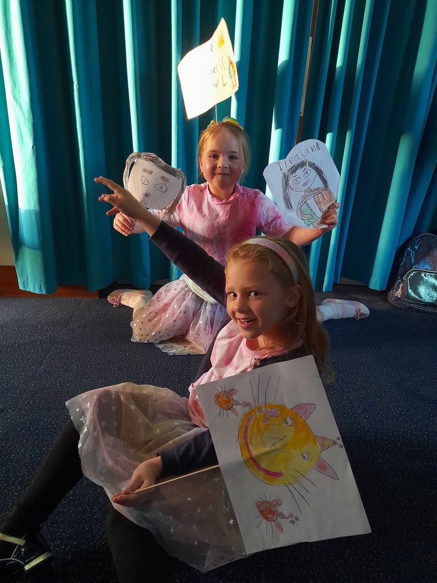 glitterant's tweet photo. The amazing 1st Stretford Brownies were "Flying The Flag" for the @Girlguiding_NWE Your Eurovision entry.... including our Snowy Owl currently on her hols! @GirlguidingGMW https://t.co/3ZxRZhw5gZ