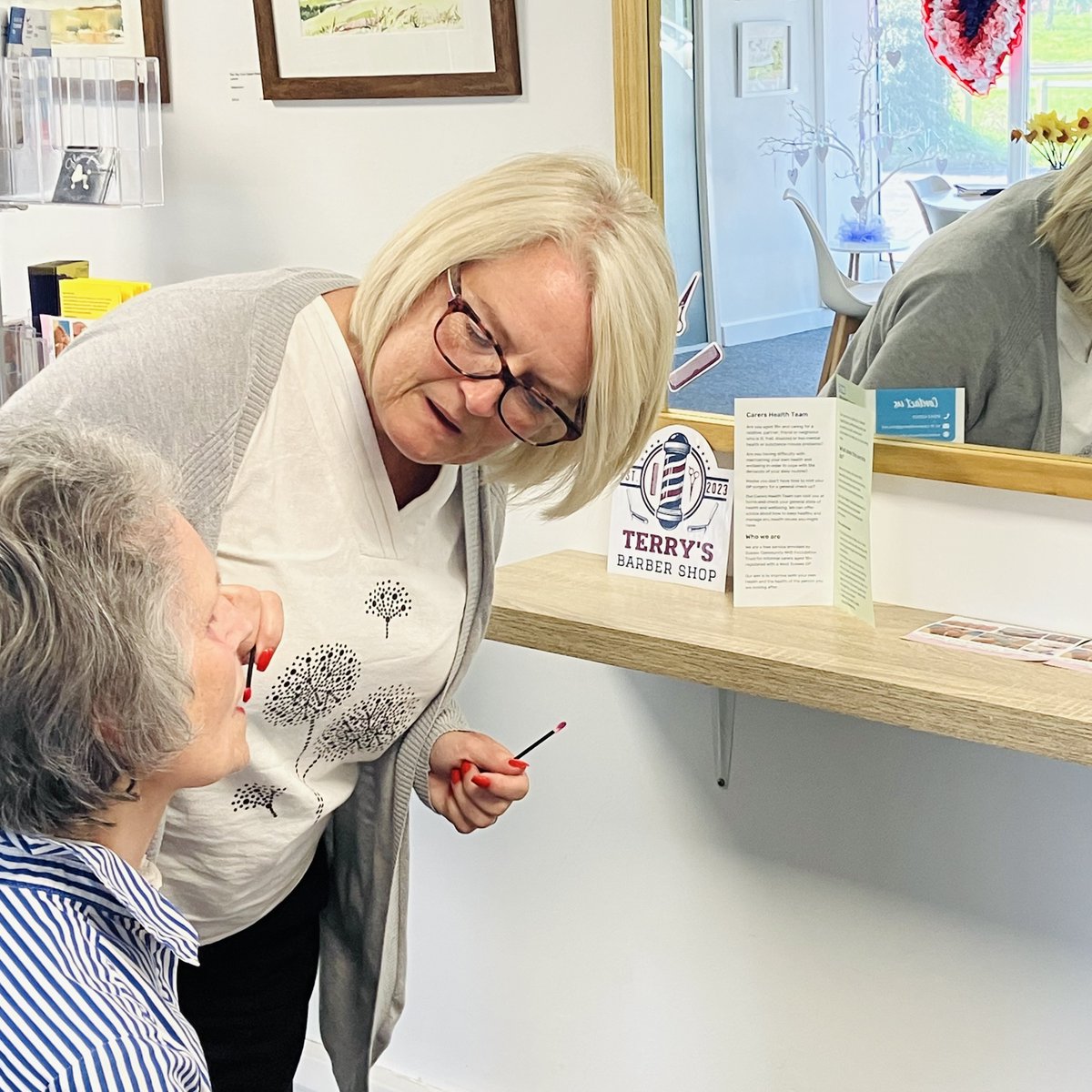 terrysplacechi's tweet photo. The Terry’s Place glamour station has been in use and Val has been well and truly pampered by Ali our Senior Care Professional.

Doesn’t she look amazing!

💅😍💄

#beautysalon #fun #daycare https://t.co/QVdMgKNMS3