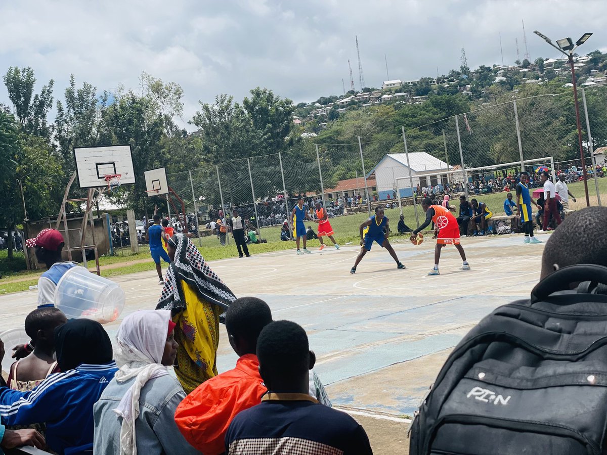 Kirikuu20's tweet photo. Sifa za huu mchezo lazima uwe na demu mkali😂 https://t.co/pxIjOZmovK
