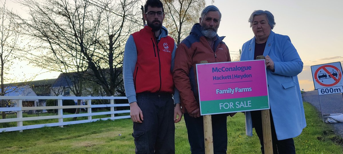 TaeSavesLives's tweet photo. Leaving Cavan this morning with fellow young Cavan farmers and meeting young Cavan people working in Dublin at Merrion Square at 1.
So proud of what John, Elaine and all the team have achieved. Showing @MacranaFeirme's real reach. At the IFC now for #StepsForOurFuture https://t.co/LBTHynIN1r