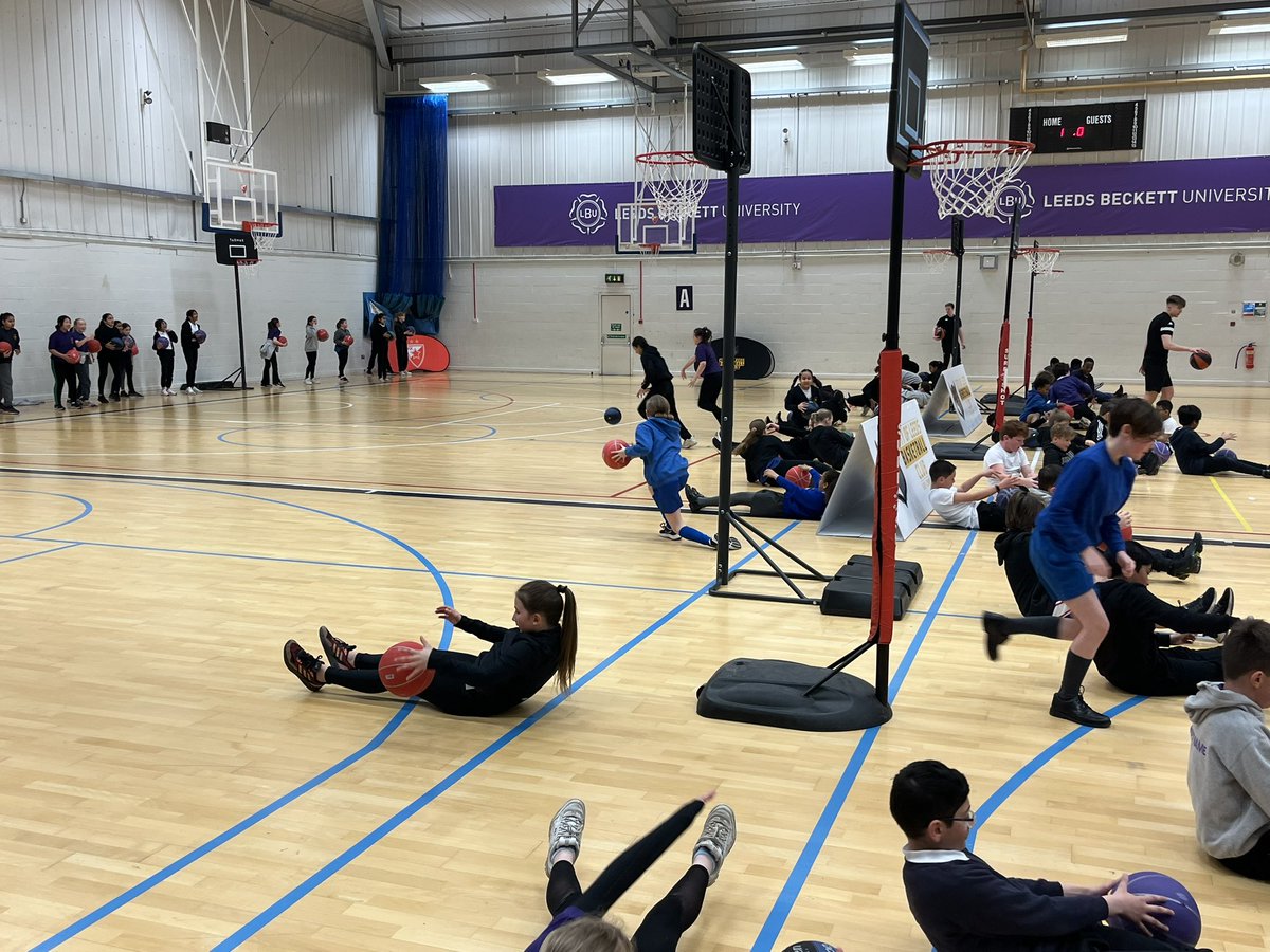 ihomcps1's tweet photo. Spent the morning learning basketball skills at @leedsbeckett with @_COLBC_ https://t.co/hWiwBFdj28