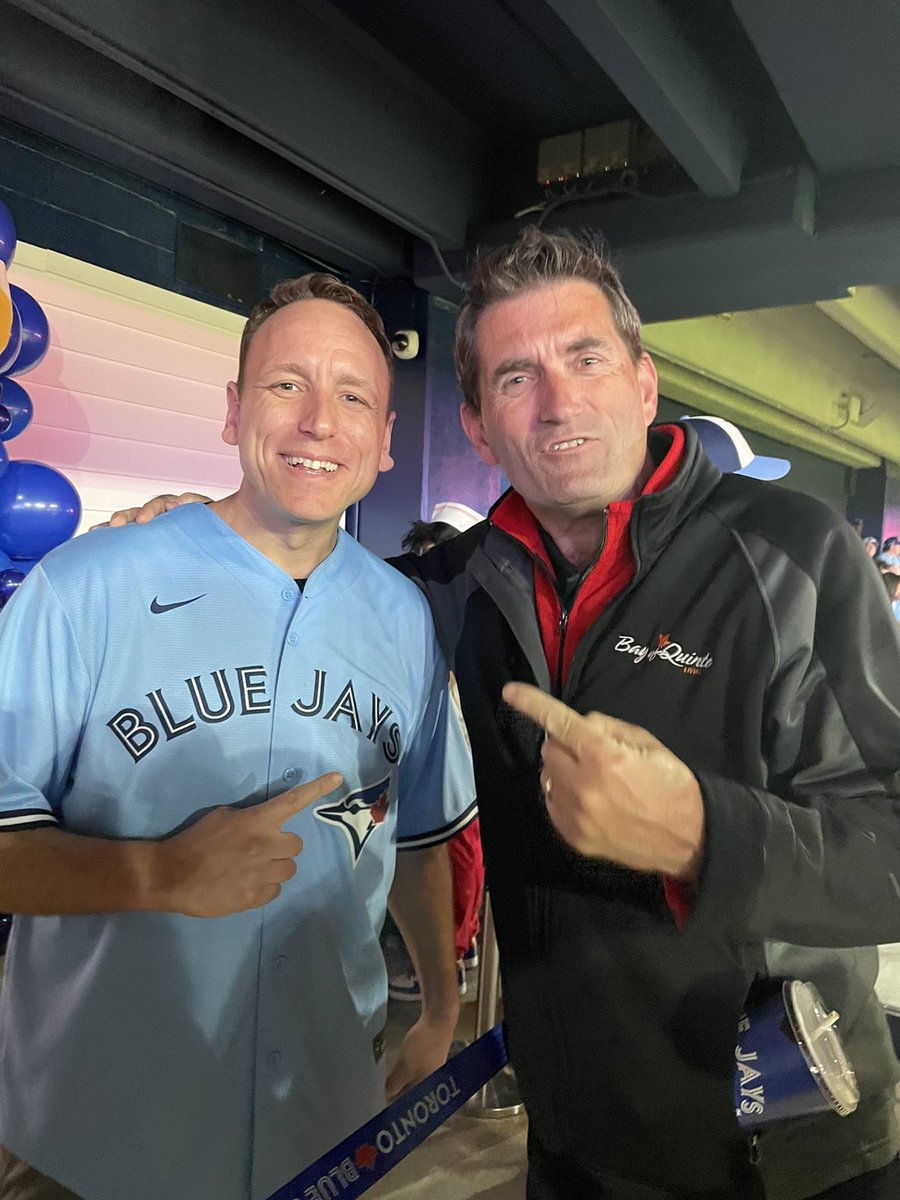 markcharity955's tweet photo. Mark met the great Joey Chestnut at @BlueJays last night! Brush with greatness! This guy eats hot dogs like it's his day job. Because it is! #MLB #BlueJays https://t.co/Uu4rIiG5vz