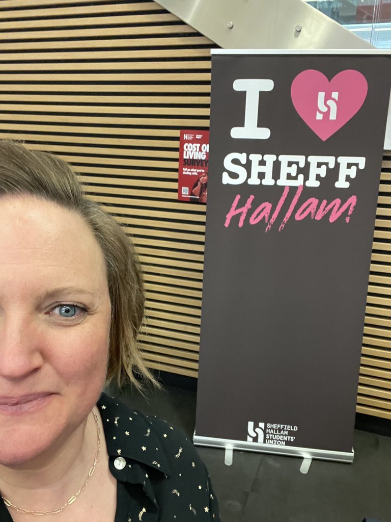 Yep that’s me looking pleased to be my old alum <a href="/SBSHallam/">The Sheffield Business School</a> doing a case writing workshop with <a href="/TeeCeeDoubleU/">Trevor Williamson</a> in person for the first time in over 3 years! Lovely to be in the room with other case enthusiasts #caseworkshops