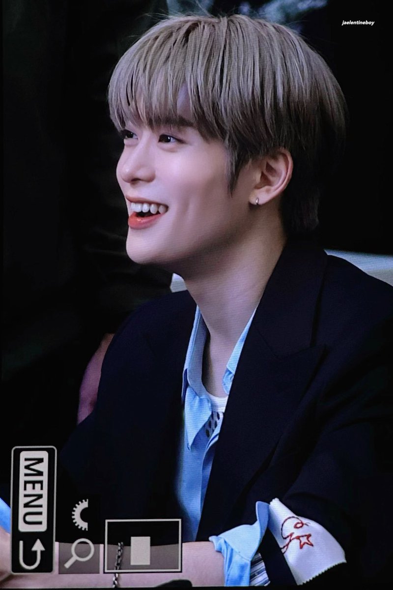 towogus's tweet photo. 이게 정재현이야
팬 바라보는 눈빛 봐
사랑과 진심이 담겨있어
재현이는 항상 이렇게 보고있어 너무 사랑해 https://t.co/eAkSUl7q3y