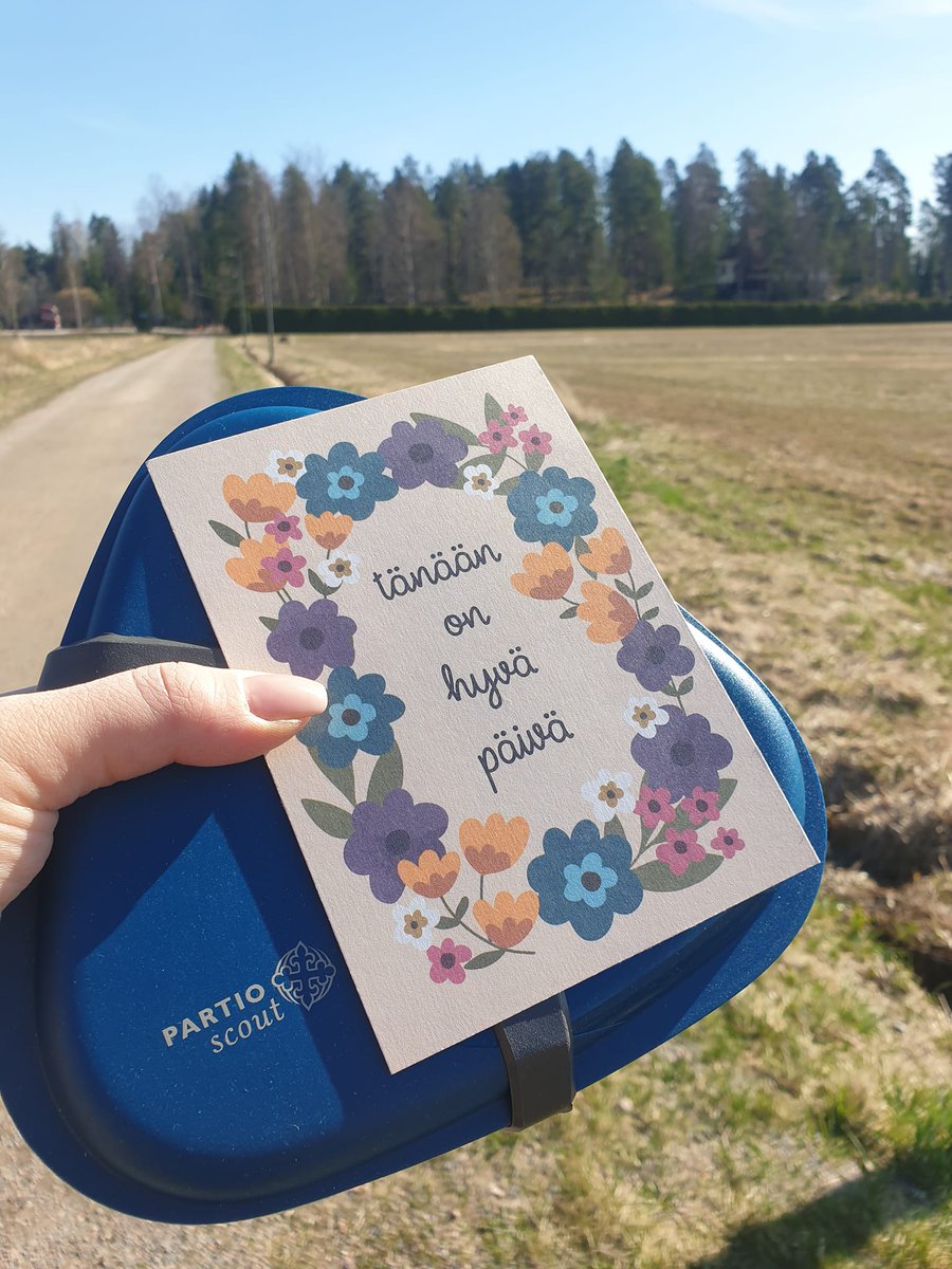 Kävin viikonloppuna puhumassa partiolaisten vapaaehtoisille unesta, mielen hyvinvoinnista ja kasvatustyöstä Tuusulanjärven rannalla. Inspiroivaa ja aktiivista keskustelua mm. vuorokausirytmin merkityksestä sekä tunnetaitojen opettamisesta. Kiitos @Partiolaiset! <3 #Kohtaus2023