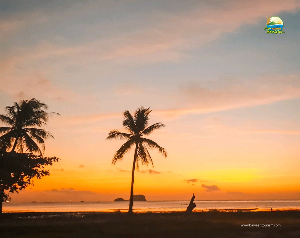 Sunset di Pantai Pamasaran, Tambak, Pulau Bawean.