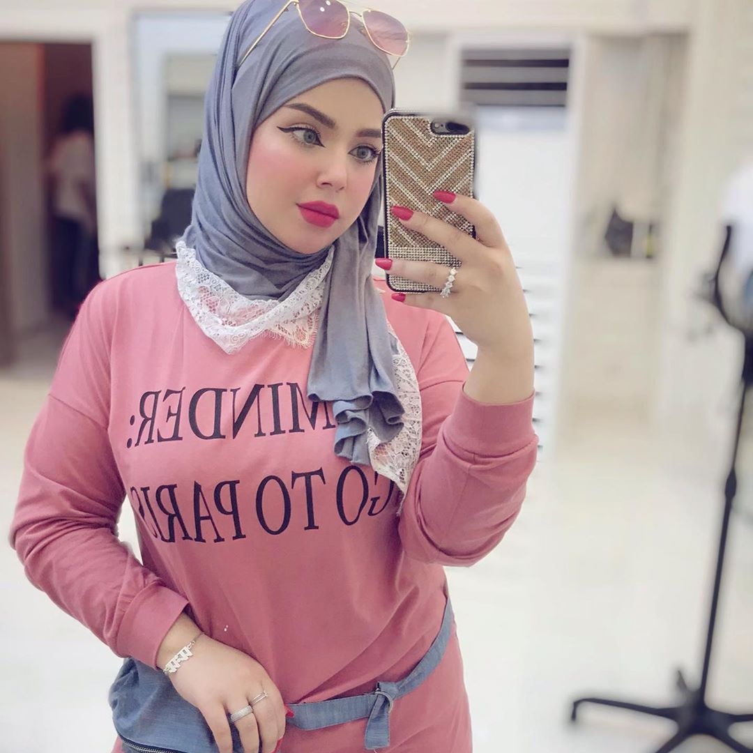 syedaashi007's tweet photo. New hijab kesi lag rahi hu ma https://t.co/Y6UP0yvha5