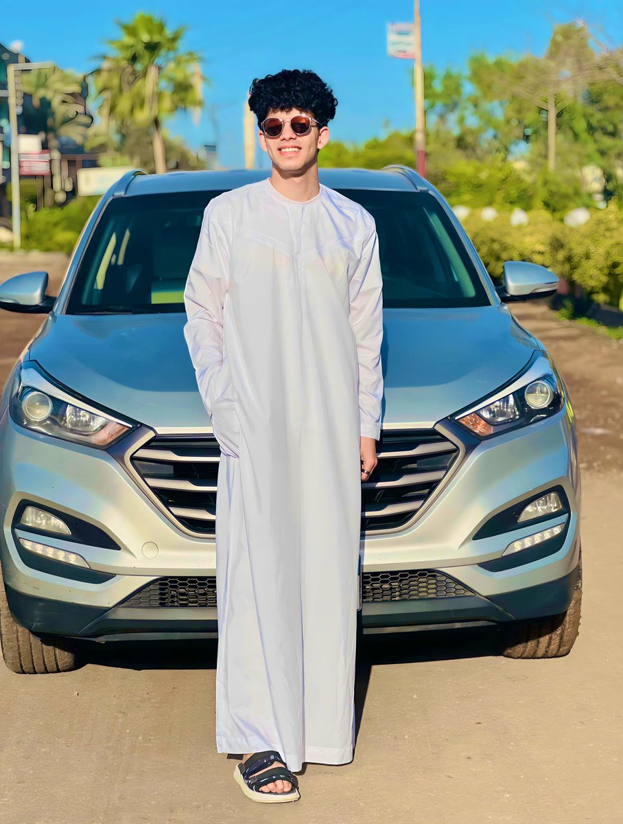 eladroosy's tweet photo. أحتفظ بمشاعرك لم يعد أحدآ يهتم🖤. https://t.co/TN498jdVHi