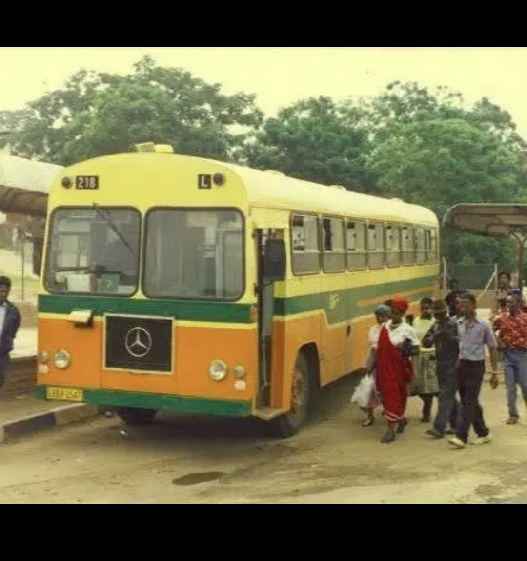 Mmaswi__'s tweet photo. If a sanka o namela bus ye ga se o sokole https://t.co/oK9OB34pdv