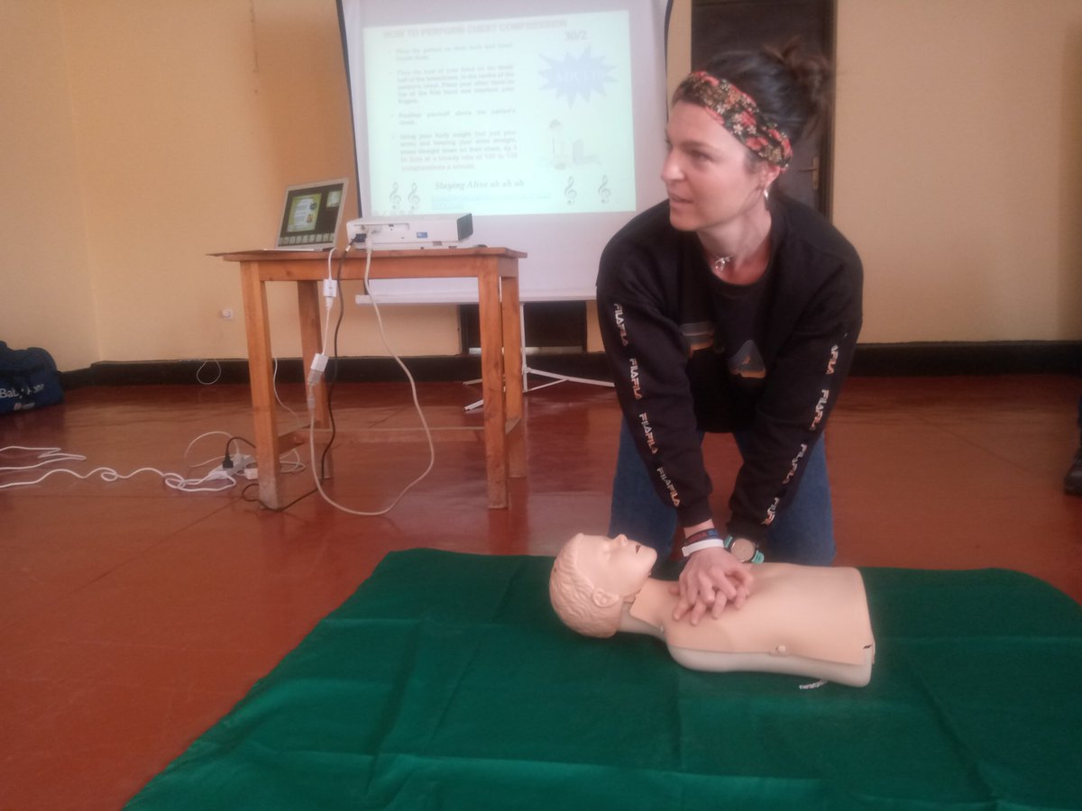 Ruhengerirefer1's tweet photo. The DG @Ruhengerirefer1 @philbertmuhire has opened a Training on Basic &amp; Advanced Cardiopulmonary Resuscitation and Immediate Life Support, organised in collaboration with Miguel Hernandez Universiy (Spain). @RwandaLocalGov @RwandaHealth  @RBCRwanda @RwandaNorth @MusanzeDistrict https://t.co/2oXd3M5mj9