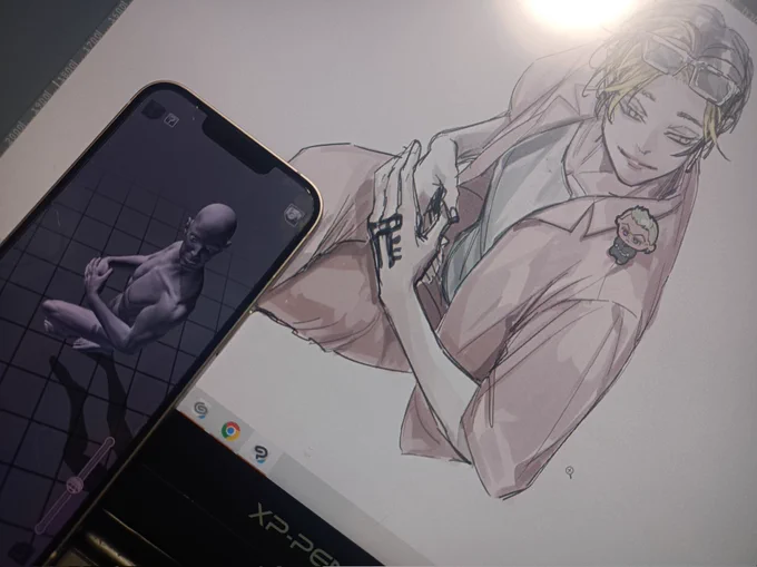 上からの体がまだ下手くそなので素体見て描く段階 