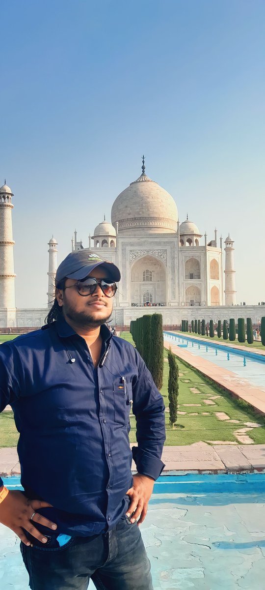 Anujkumarvstaar's tweet photo. फिक्र मे रहोगे तो खुद जलोगे, बेफिक्र रहोगे तो दुनिया जलेगी      |
#agra #tajmahal ❤️
#anujkumar
#motivational_speaker https://t.co/i34x6YWmGn