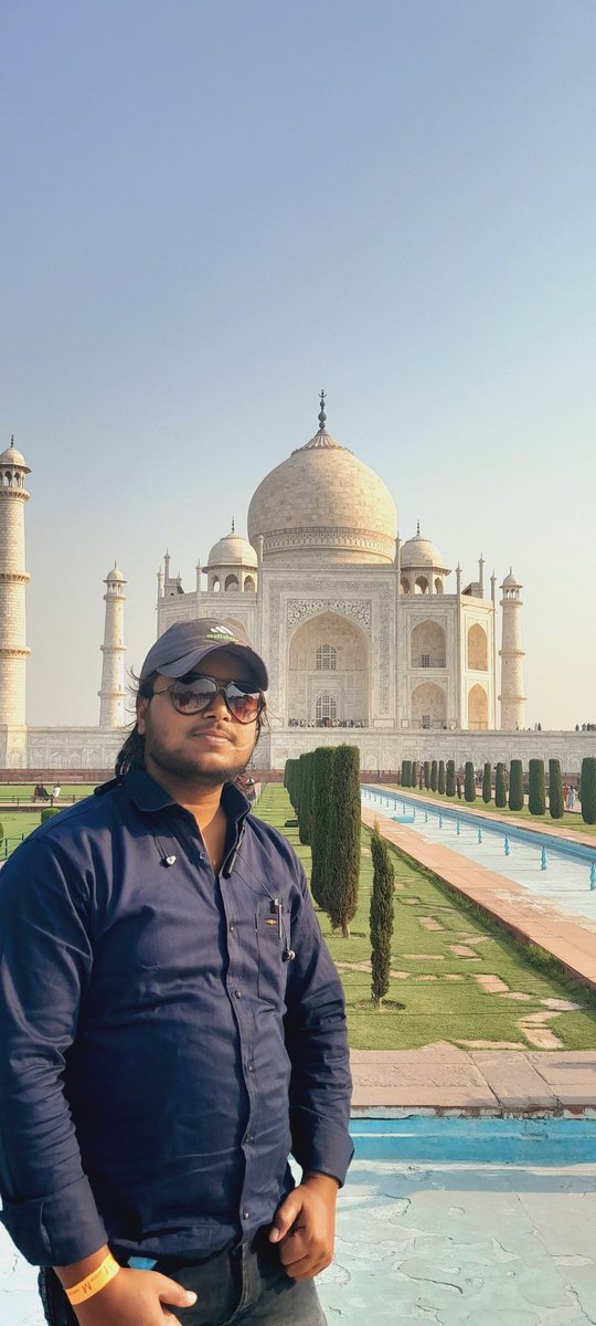 Anujkumarvstaar's tweet photo. फिक्र मे रहोगे तो खुद जलोगे, बेफिक्र रहोगे तो दुनिया जलेगी      |
#agra #tajmahal ❤️
#anujkumar
#motivational_speaker https://t.co/i34x6YWmGn