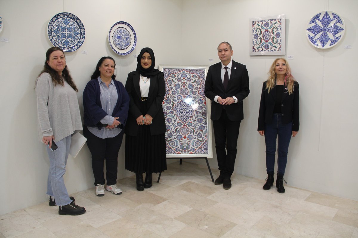 profdrturgay's tweet photo. Sakarya Üniversitesi Sosyal Bilimler Enstitüsü, Geleneksel Türk Sanatları Ana Sanat Dalı yüksek lisans öğrencisi Hatice Küçükyılmaz’ın tez sürecinde çalıştığı eserlerden oluşan “LİRİK” adlı sergisi Sakarya Üniversitesi Sanat Tasarım ve Mimarlık Fakültesi Sanat Galerisinde açıldı. https://t.co/JCC2a9o6RR