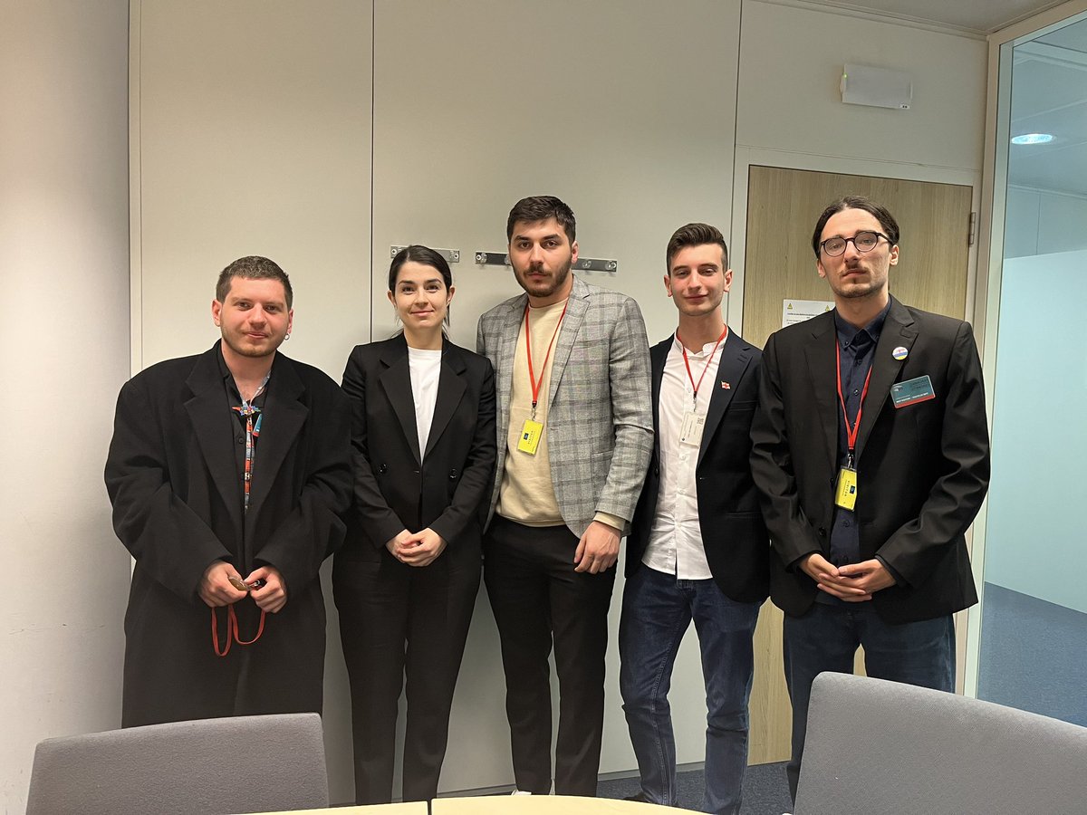 eurobrid_ge's tweet photo. We started the day by meeting at @eu_eeas 

We shared information and discussed situation in #Geo 🇬🇪 https://t.co/OMCYgKvmXJ