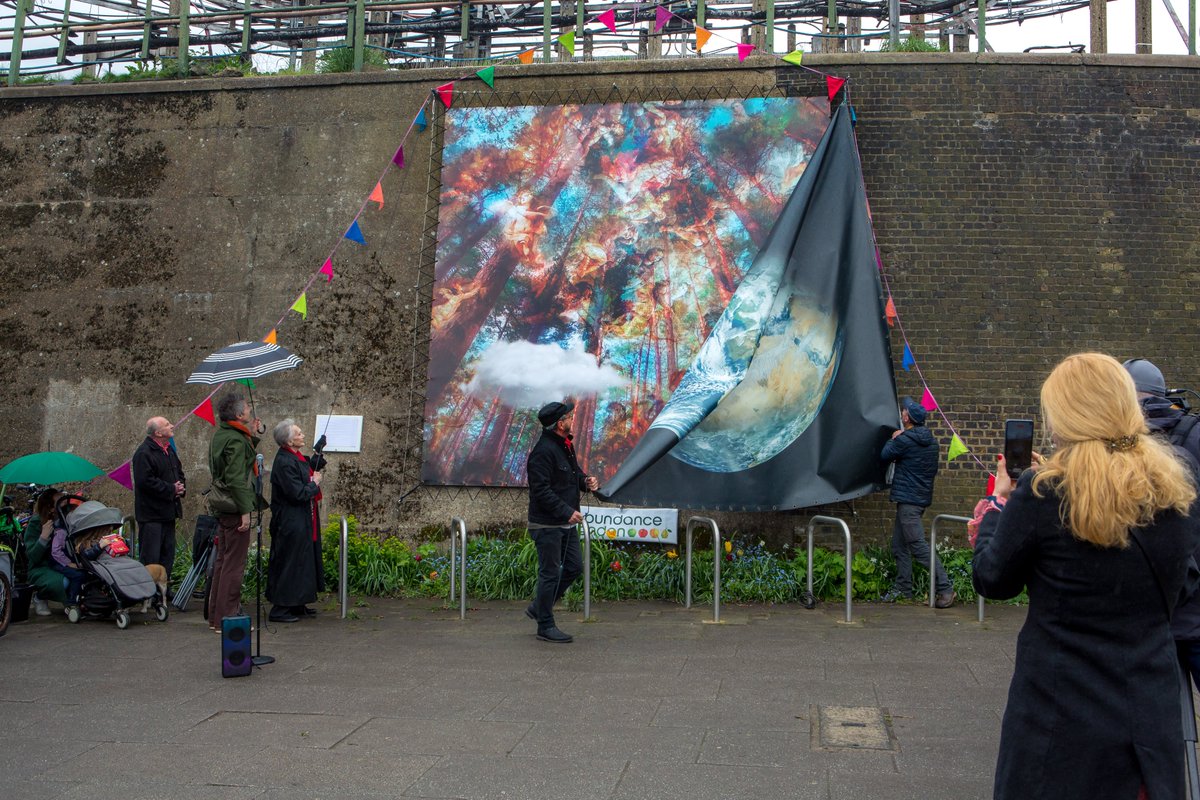 LeighGalleryUK's tweet photo. Unveiled by legendary actress Dame Siân Phillips 'The Ceiling in the Sky' by @CristinaSchek is the beautiful new W4th #Plinth artwork @AbundanceLondon @TfL
#TurnhamGreen @TheChiswickCal read more here: https://t.co/6tzXWIVARO @BBC_HaveYourSay https://t.co/E9CjhnjGAT