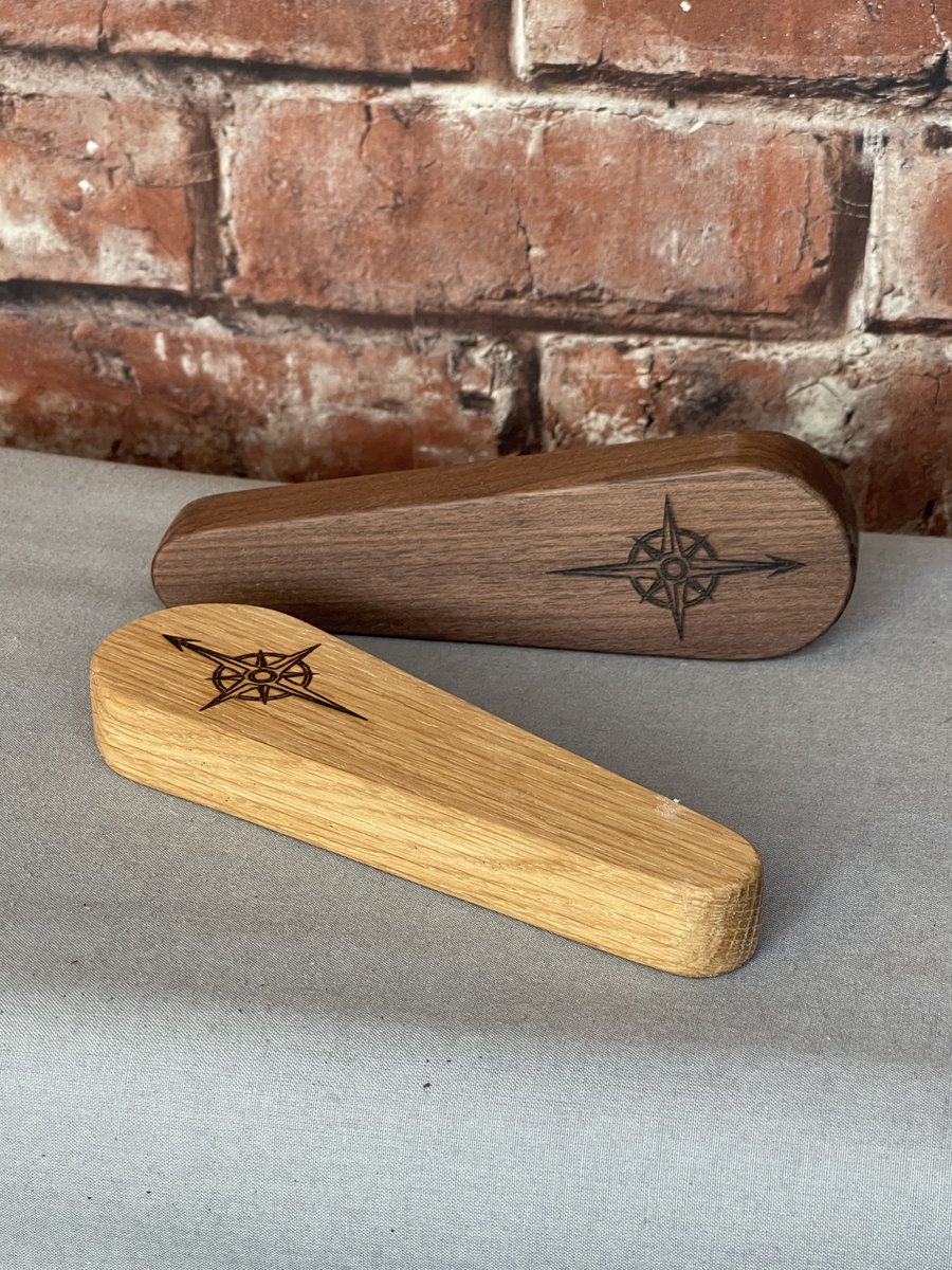 ExpedStores's tweet image. We’ve had these on sale at Market Days and now we’ve added them to the website. 

Handcrafted by @militarygizzits, these compass embossed bottle openers are just the thing for a thirsty Explorer #FollowTheCompass #BeAnExplorer 

explorercoffees.com/product/explor…