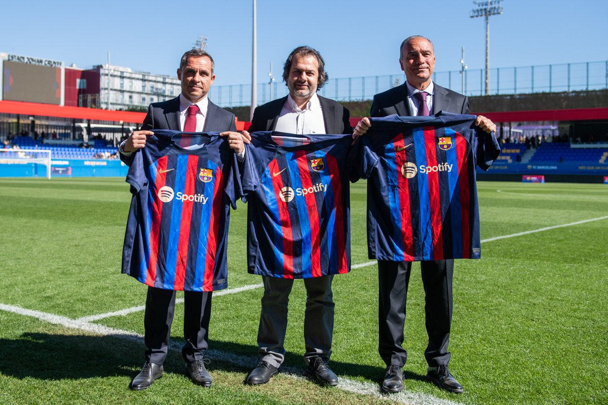BarcaAcademy's tweet photo. 📍🇹🇷 Barca Academy Istanbul @BarcaAcademyIst  to auction three @FCBarcelona jerseys. Thanks  @FundacioFCB!  

NEWS: https://t.co/KO73XjLkQE https://t.co/3pI1ktJhbl