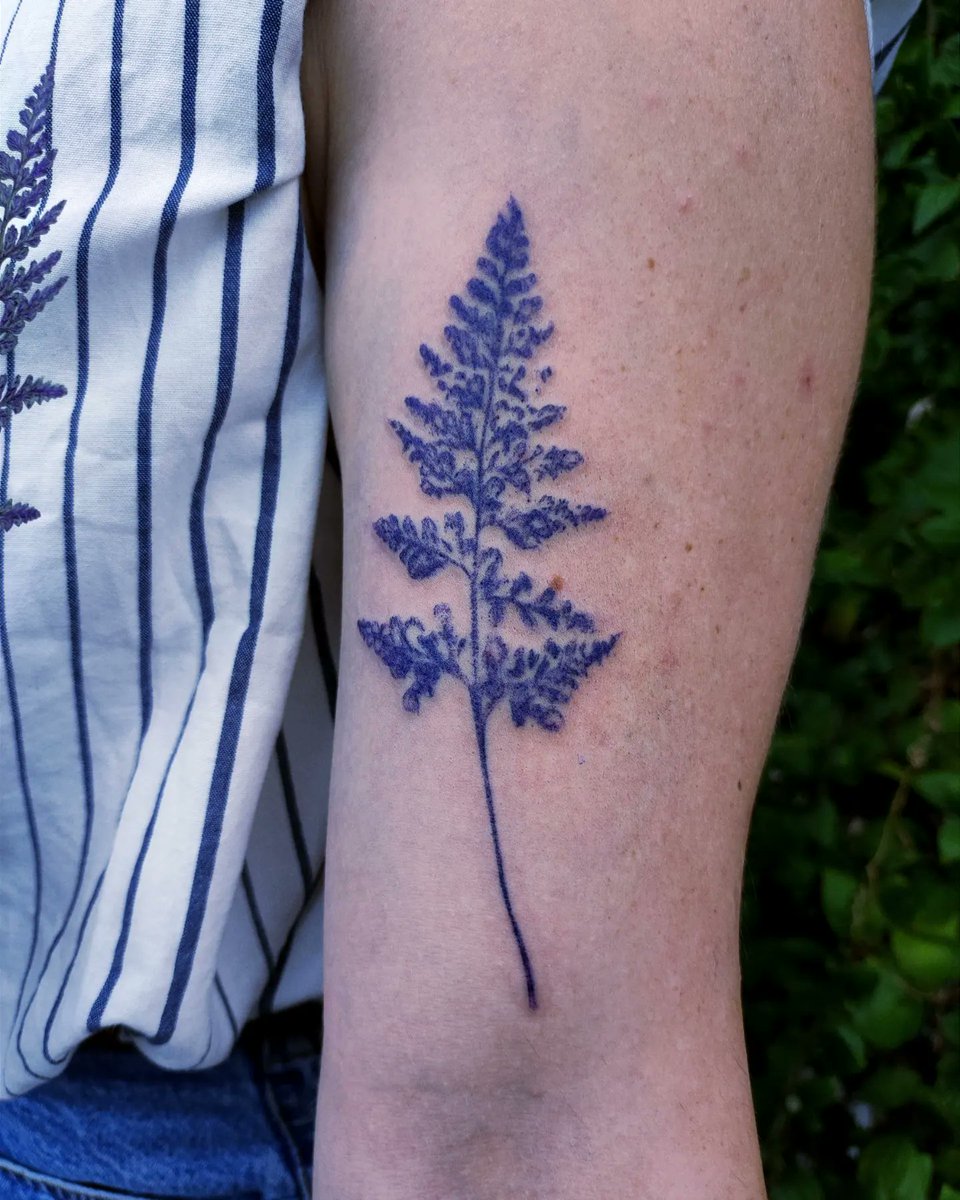 laurianemockel's tweet photo. PROJET EMPREINTES

Je veux reprendre plus sérieusement ce concept où je tattoue des empreintes de plantes que vous m'apportez!

Pour prendre rendez-vous ça se passe par mail à euliopse.tattoo@gmail.com

N'hésitez pas à partager avec un petit RT ça me ferait très plaisir ☀️ https://t.co/R75uJN79vl