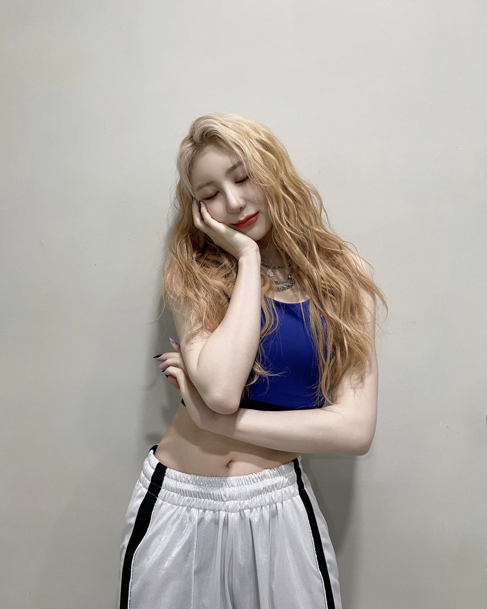 official_LCY tweet picture