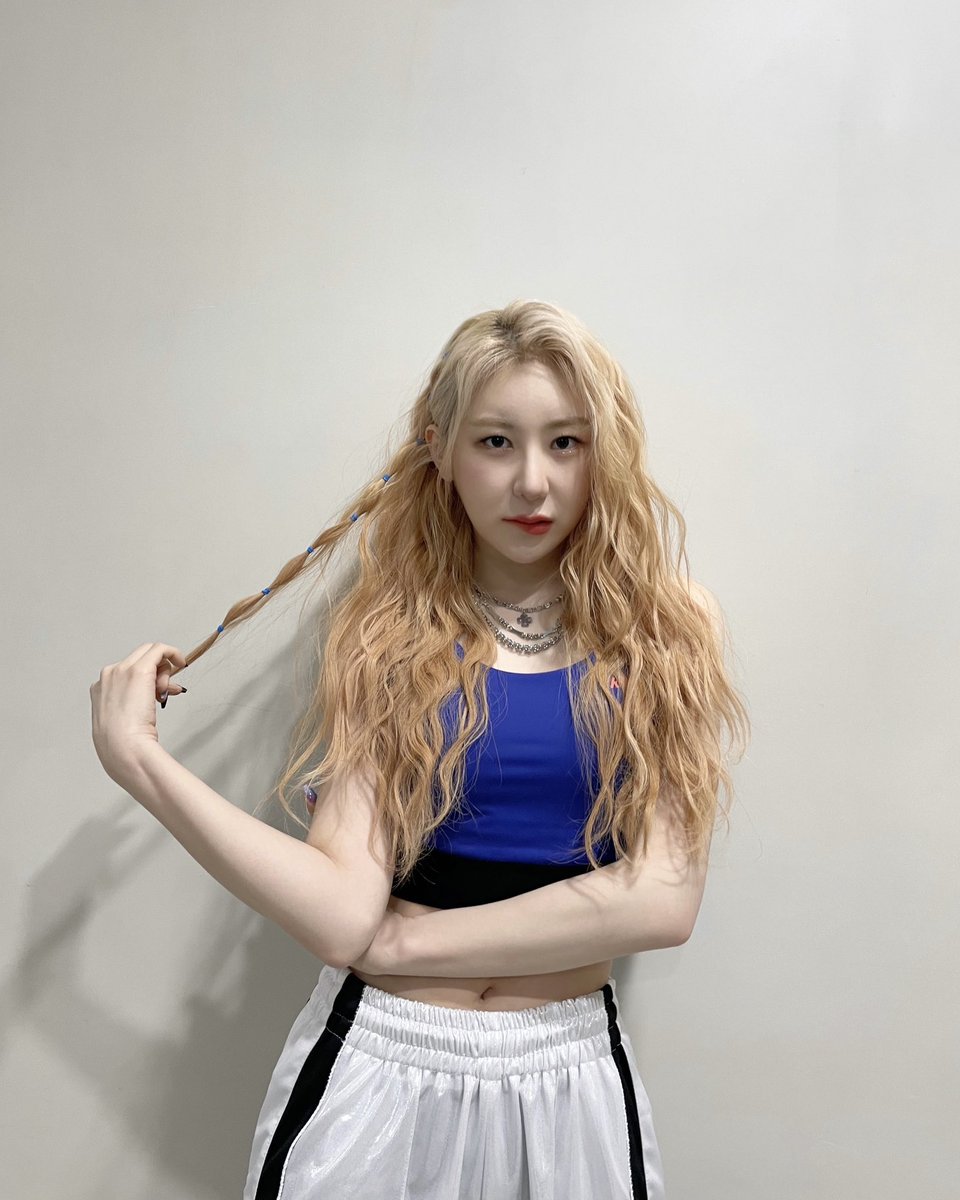 official_LCY tweet picture
