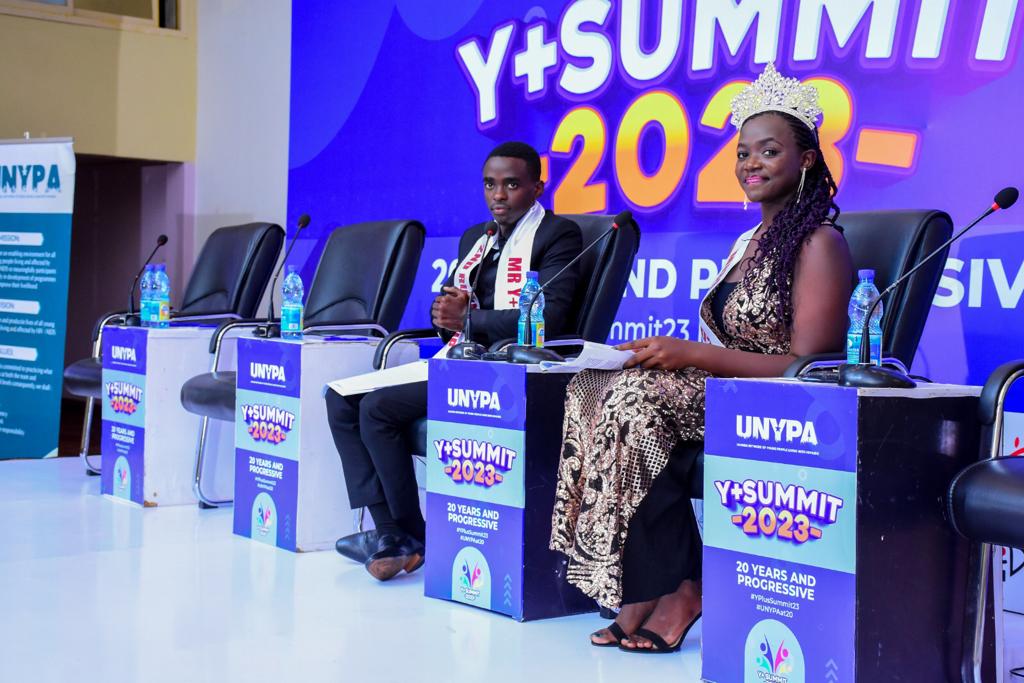 Miss Y+ Michelle national and Mr. Yplus central regional presenting the policy brief that represents the young people both infected and affected with HIV 🎗 policy and practice brief on the access to SRHR services by young people. 
#UnypaAt20 #YPlusSummit23