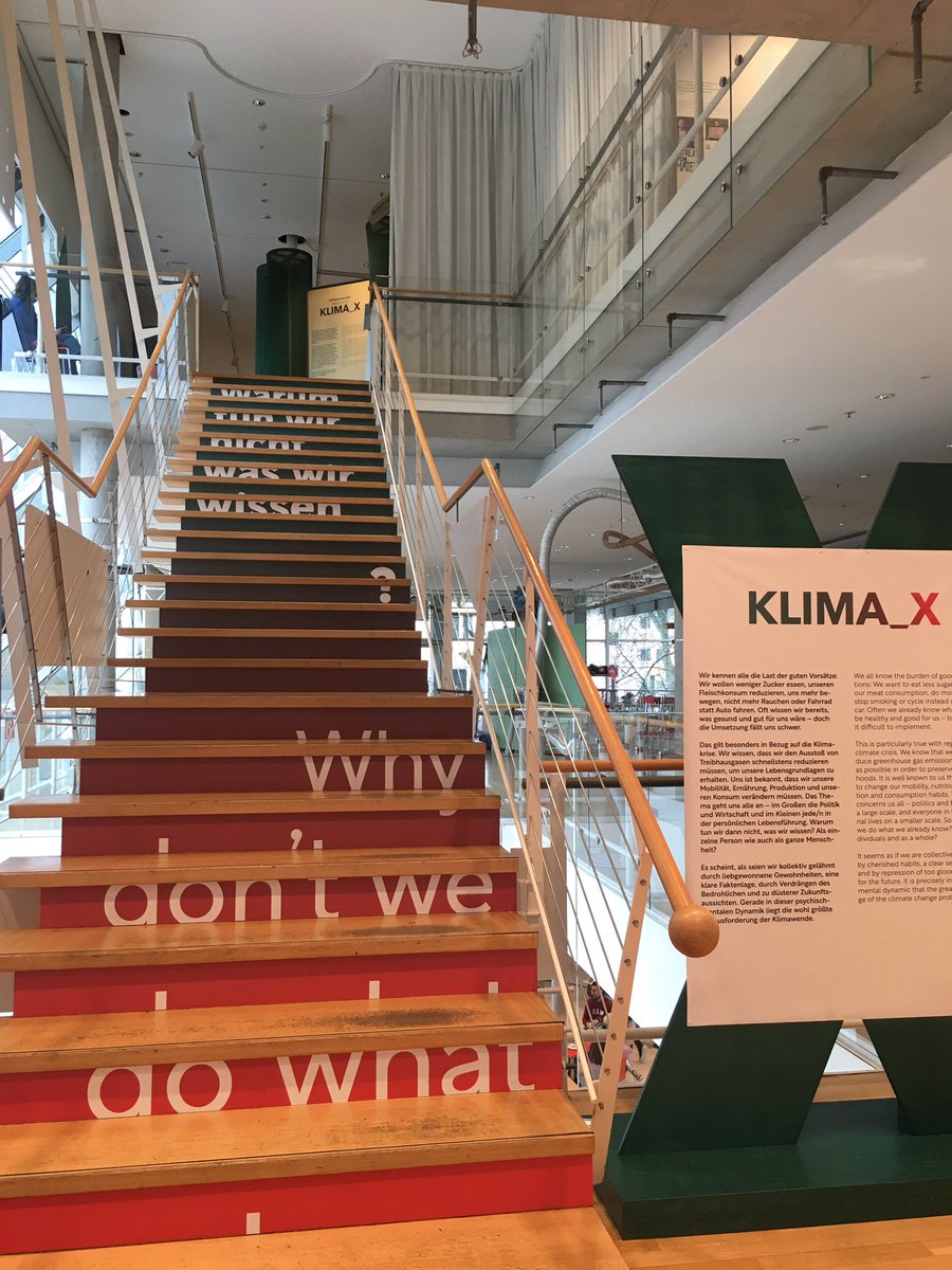 KlimawendeG's tweet photo. Neulich war ich in der fantastischen #Klima_X-Auststellung des @mfk_frankfurt. Besonders der interaktive Teil zu Klimagefühlen hat mir gefalle + die hautnahen Botschaften von Menschen, die sich schon lange mit der Transformation beschäftigen. Welches Klimatier ich wohl war? 🙃 https://t.co/ZvrRHOqQXG