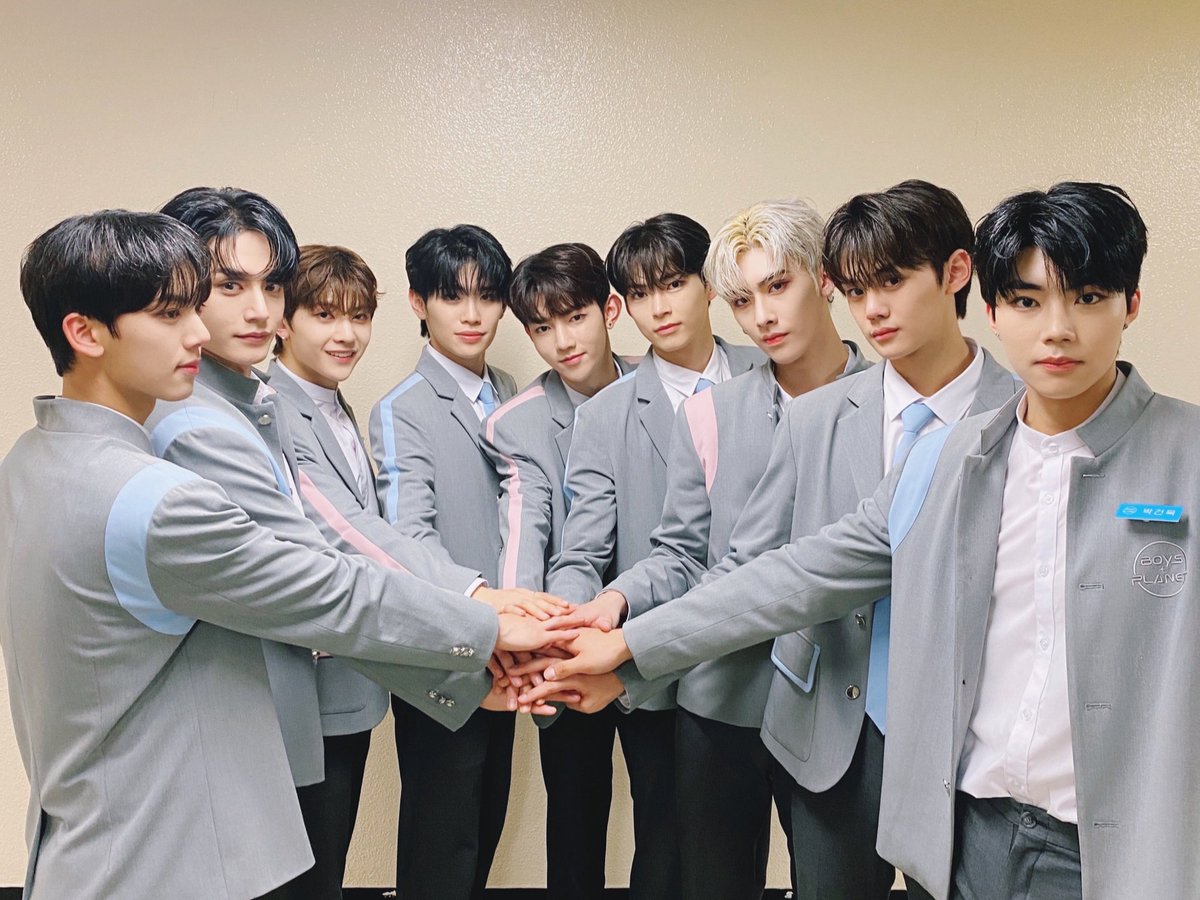 dins_kjw's tweet photo. CONGRATULATIONS!!

YOU ARE BEING A PART OF ZEROBASEONE FIRST THINGS EVER ✨️

- ZB1 1ST PHOTO GROUP
- ZB1 1ST MIROR SELCA
- ZB1 1ST GREETINGS VIDEO
- ZB1 1ST TIKTOK TREND VIDEO

#ZB1 #제베원 #ZEROBASEONE #제로베이스원 https://t.co/vRTQA6nFDy