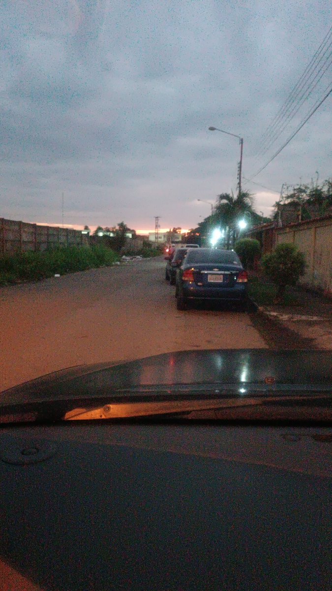 GCORTEZA's tweet photo. Y así se amanece en Barinas, cola de gasolina y con la esperanza de que llegue la Gandola. https://t.co/VB7cRvD3NZ
