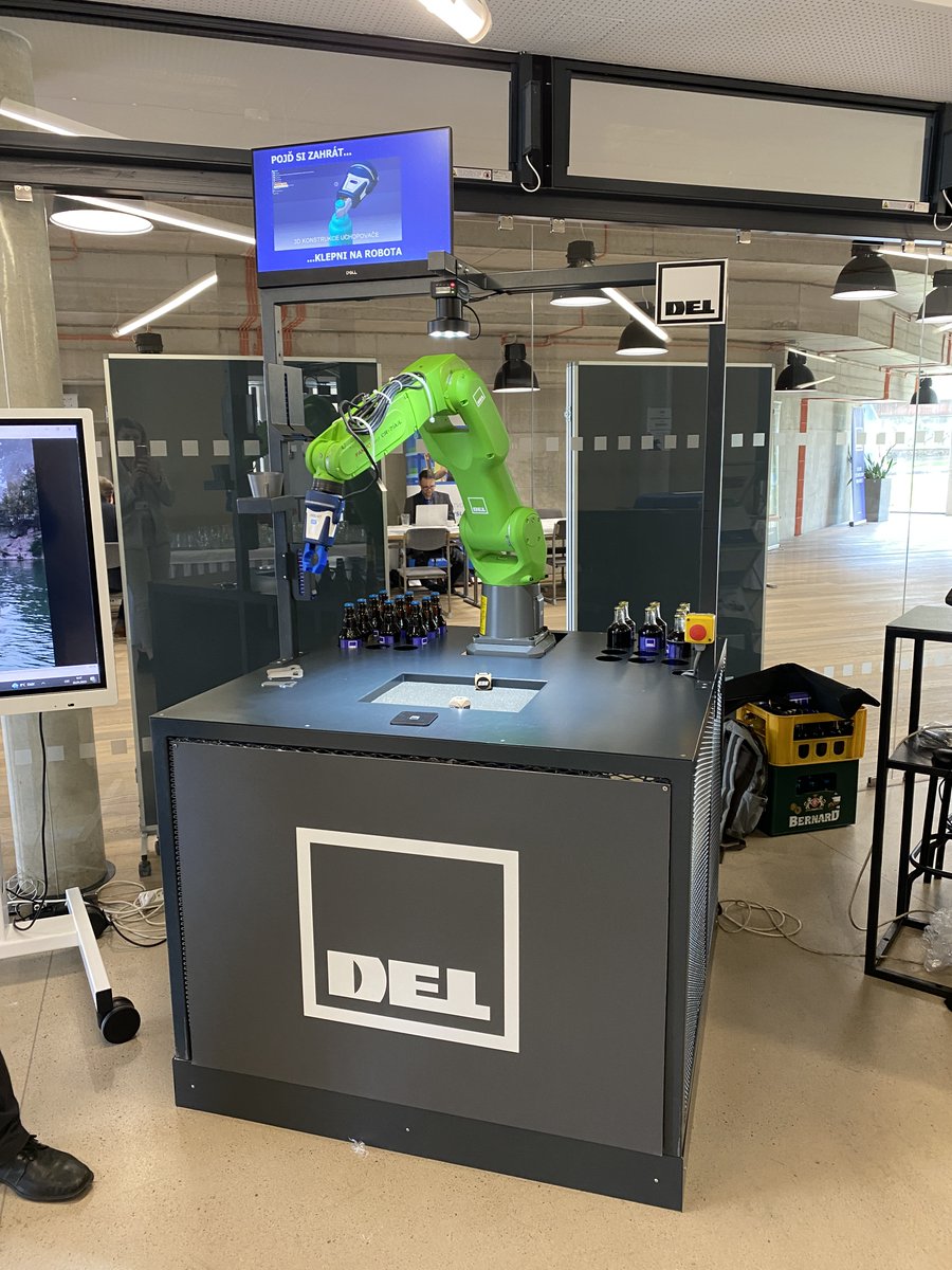 NCP40's tweet image. V Jihlavě se dnes setkali experti z celé republiky, aby diskutovali praktická řešení pro automatizaci, robotizaci a digitalizaci.
Partneři: @CzechInvest_CZ @Hokomora Jihlava, #VŠPJ
Firmy: #Festo, #DEL, #JHV, #Lenze, #Leuze @AtosCZ @SiemensCzech #AxiomTech a další.