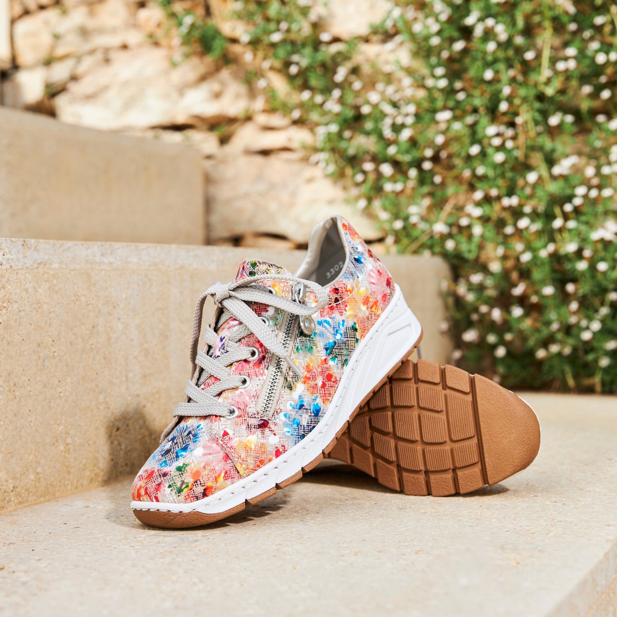 CharlesClinkard's tweet image. A stylish pair of trainers for everyday, the Rieker Autumn features metallic floral patterns and wedge heel for a fashionable design to add to your collection.

Browse Now: bit.ly/3LpOmN7

#CharlesClinkard #Rieker #TrainerStyle