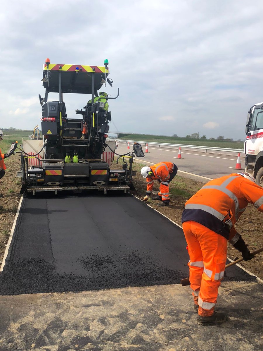 toppesfielduk's tweet photo. Progress Update! Some great shots from our team on site, continuing our delivery at Northstowe, Cambridge. Last week's delivery included surfacing works to the development’s internal footpaths.
Great work from all involved!
#OneToppTeam https://t.co/0JOYX071PU