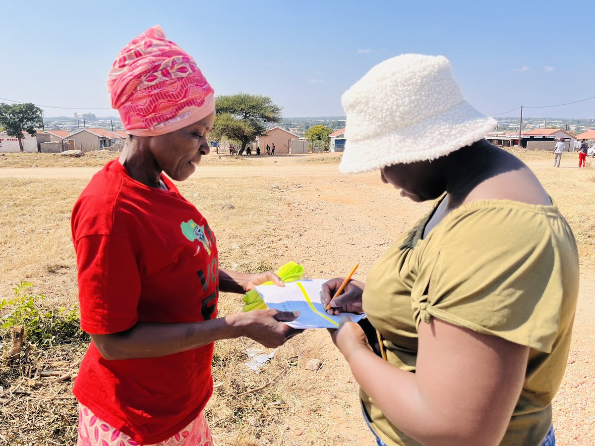 EFF_Limpopo's tweet image. 🔺Register To Vote EFF🔺

Door to door mobilisation underway in Ext 78 A, Disteneng Polokwane Sub-Region Ward 23 ahead of the Voter Registration launch taking place on Friday.

-It is through the ballot that the living conditions of the majority of our people will be uplifted.