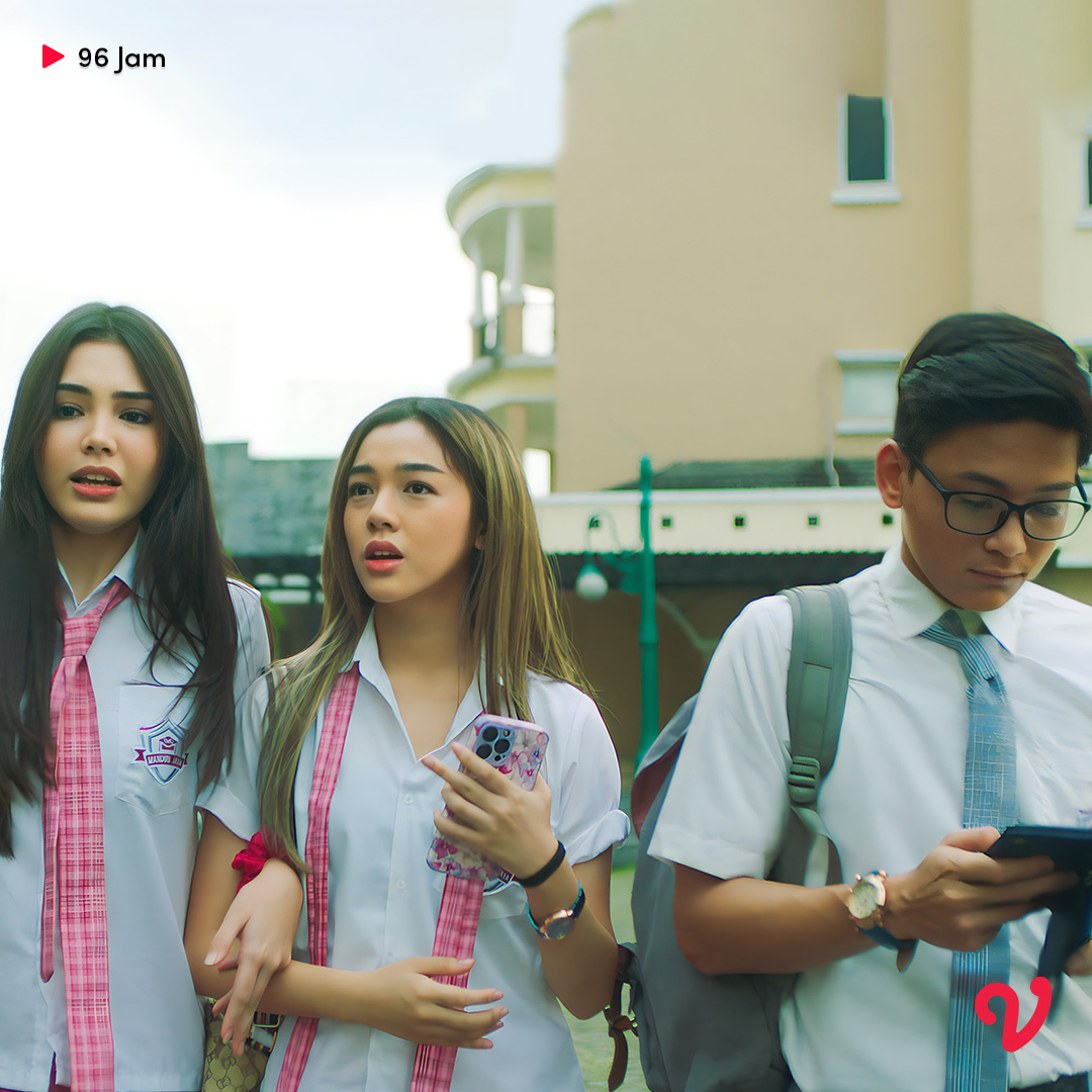 vidio's tweet photo. Ada yang tegang, ada yang senyum. Apa yang akan terjadi dalam 96 jam?
#SemuaAdaDiVidio #VidioOriginals #WaktuDiBayarNyawa #96Jam https://t.co/e3liAe5KOe