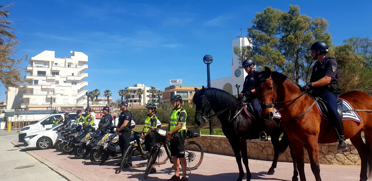 hila's tweet photo. Comença el reforç d’estiu de la @policiadepalma.

Hi haurà més presència a les zones turístiques, Santa Catalina i els barris per fer front a la temporada i atendre les demandes dels veïnats.

La incorporació durant aquest mandat de 150 nous agents ha estat clau, una peça fonamental per donar la millor de les respostes a la ciutadania i als residents.