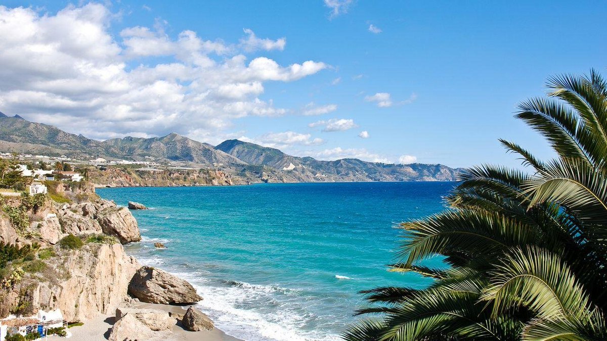 JaviMunoz_01's tweet photo. Lo de ser malagueño es una suerte inexplicable, está clarísimo. 😍 ¡Feliz día de la Provincia de Málaga! 💙🤍 https://t.co/KCTaRlINUS