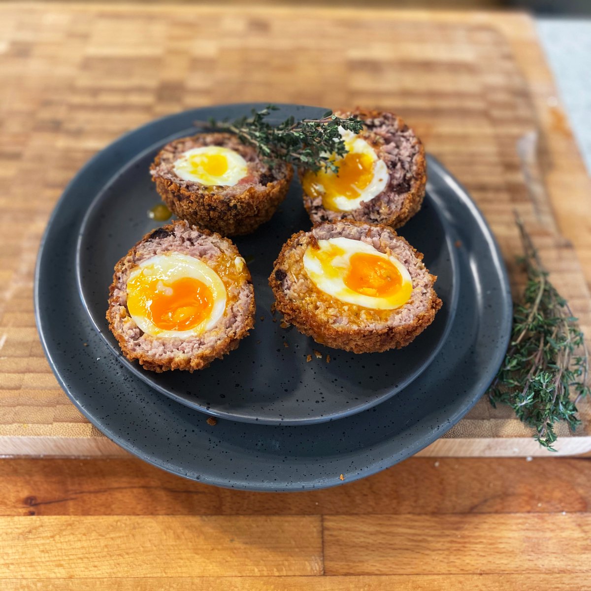 Porc_Blasus's tweet photo. Ever thought about making your own scotch eggs?
Using local Porc Blasus, you’ll never have had any better! Follow the steps at the link below and you’ll be a master of the perfect yolk scotch eggs in no time.
https://t.co/QTUEmtql40
#tryporc https://t.co/th7MV3meoL