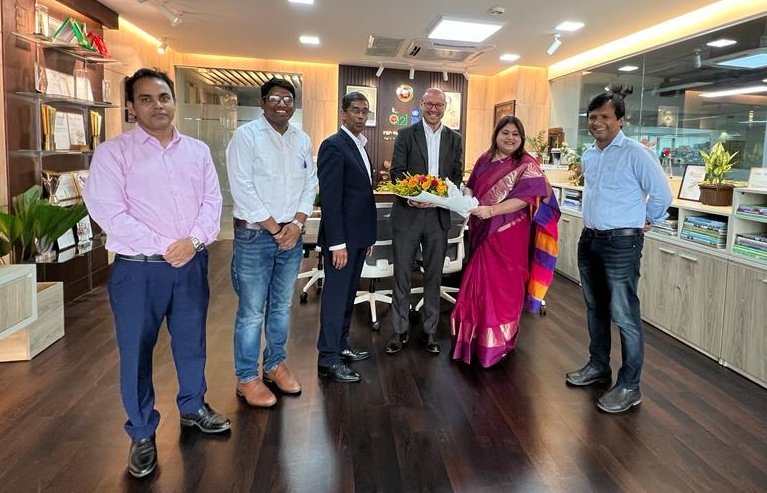 a2i_bd's tweet photo. @a2i_bd had an exciting meeting with #DamienDugauquier, Co-founder & CEO of #iPiD_Pte_Ltd, discussing the significance of bank #account_validation in #remittance_services & #financial_inclusion for the unbanked population.
@a2i_bd #SmartBangladesh
#Ekpay #iPiD #DigitalPayments https://t.co/m1d6dD7OBC