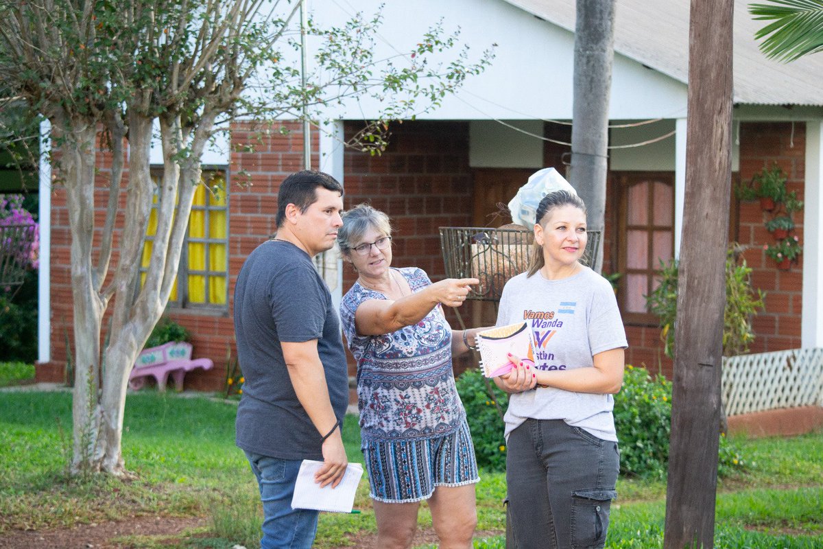 CMFuentesOk's tweet photo. Recorremos cada barrio de nuestra querida #Wanda visitando a las familias, escuchando y compartiendo, porque nuestro compromiso es con vos!
¡Por la Wanda que soñamos! 👉 El 7 de Mayo #VamosCristian #VamosWanda
Cristian Fuentes intendente
Claudia Bouchet vice
#Lista900 Letra A https://t.co/gJn04gzJ4e