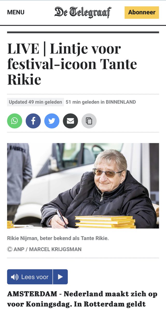 KwintetCorso's tweet photo. Van harte gefeliciteerd @TanteRikie . Draag het lintje met trots zoals wij u altijd met trots over de @zwartecross hebben gedragen. Leve de koningin. Hoezee. Hoezee. Hoezee. https://t.co/G5uczwjb8V
