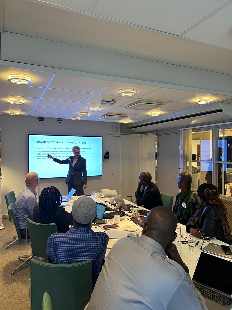 MakeItKenya's tweet photo. KENYA - SWEDEN TRADE RELATIONS

The Herbs, Tea and Nuts SMEs attended a training at the @sweboardoftrade Offices on tips and recommendations on how to enter the Swedish market, key mega trends in the food industry and how to prepare company and product pitches. The training was facilitated by Jenny Kopper and Lennart Wallander.

#ExportAgendaK