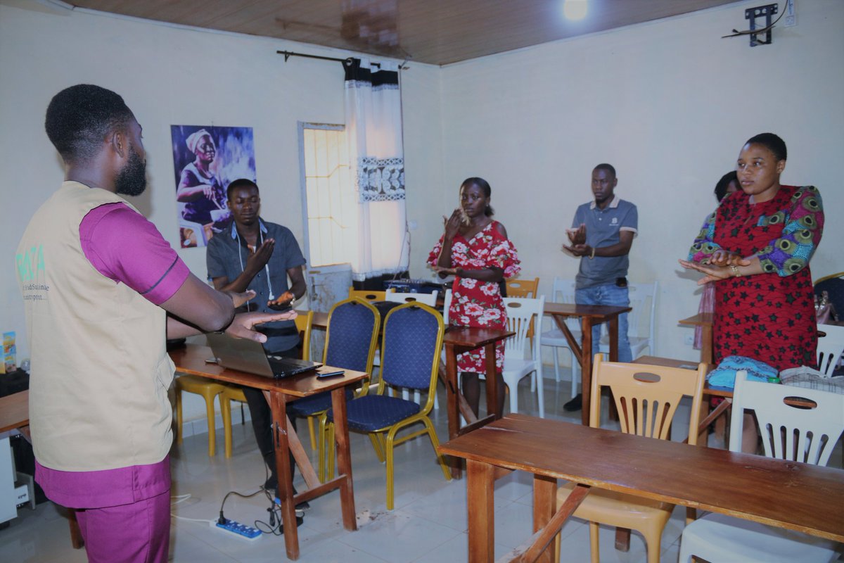 Recdefcameroon's tweet photo. In RADA, we strive to be inclusive at every level. The CVPs had a session on inclusion and we're learning the sign language greetings and alphabet. This will go a long way to ease their communication with persons with hearing impairment.
#inclusion
#PromotingInclusion
#CVP https://t.co/2weNXo8CLC
