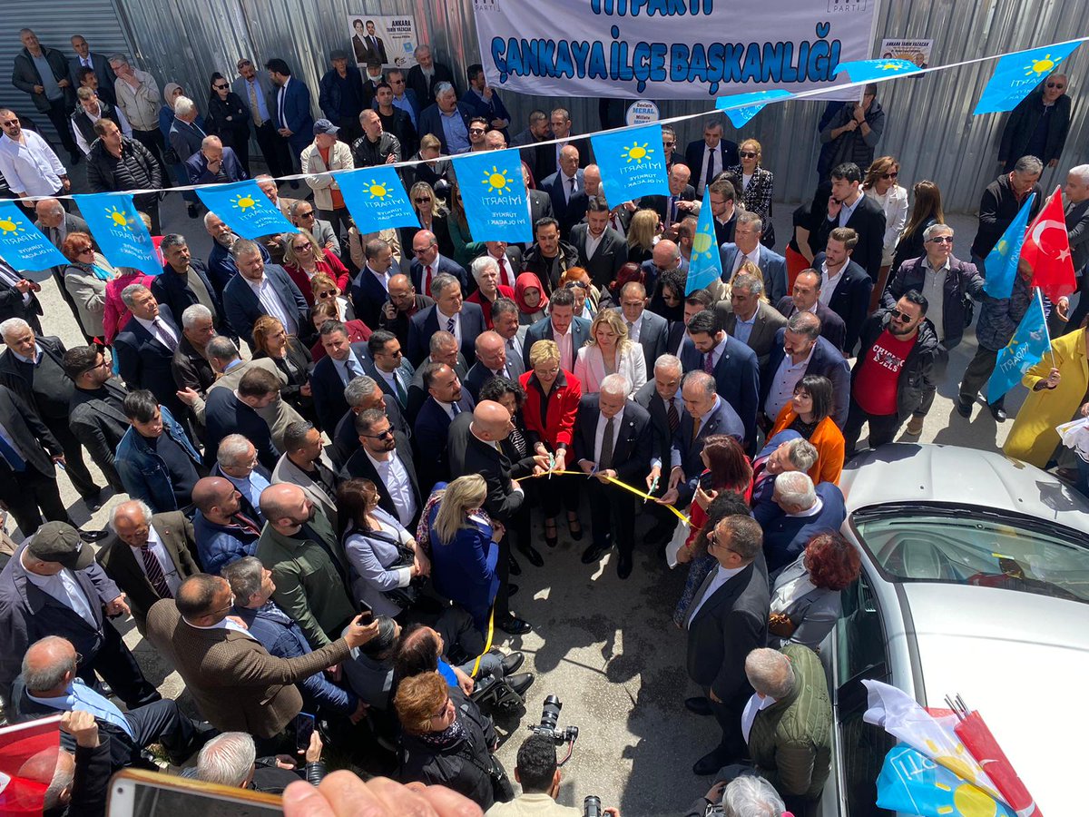 korayaydintr's tweet photo. Değerli Ankara 1. Bölge Milletvekilli adaylarımız ve arkadaşlarımızla İYİ Parti Çankaya Çayyolu Seçim Koordinasyon Merkezi'mizi açtık.
Çayyolu SKM toplantımızı yaptık.
Sadece muhalefetteyken değil, İYİ Parti iktidarında da vatandaşımızın derdinde, milletimizin emrinde ve hizmetinde olmaya devam edeceğiz.
Birlikte kazanacağız.
Tarih yazacağız.
#ÇankayaTarihYazacak
#AnkaraTarihYazacak
#TürkiyeTarihYazacak
#AzKaldı
