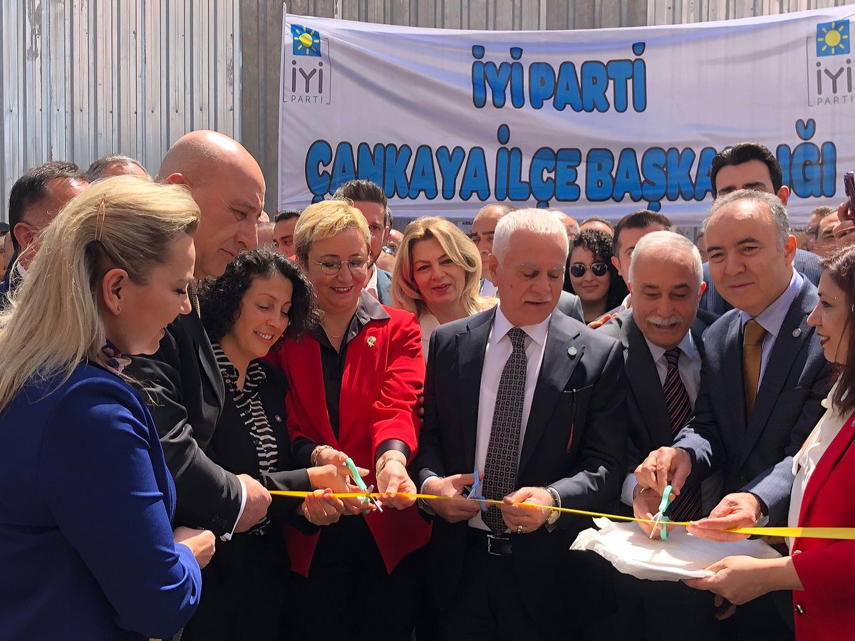 korayaydintr's tweet photo. Değerli Ankara 1. Bölge Milletvekilli adaylarımız ve arkadaşlarımızla İYİ Parti Çankaya Çayyolu Seçim Koordinasyon Merkezi'mizi açtık.
Çayyolu SKM toplantımızı yaptık.
Sadece muhalefetteyken değil, İYİ Parti iktidarında da vatandaşımızın derdinde, milletimizin emrinde ve hizmetinde olmaya devam edeceğiz.
Birlikte kazanacağız.
Tarih yazacağız.
#ÇankayaTarihYazacak
#AnkaraTarihYazacak
#TürkiyeTarihYazacak
#AzKaldı