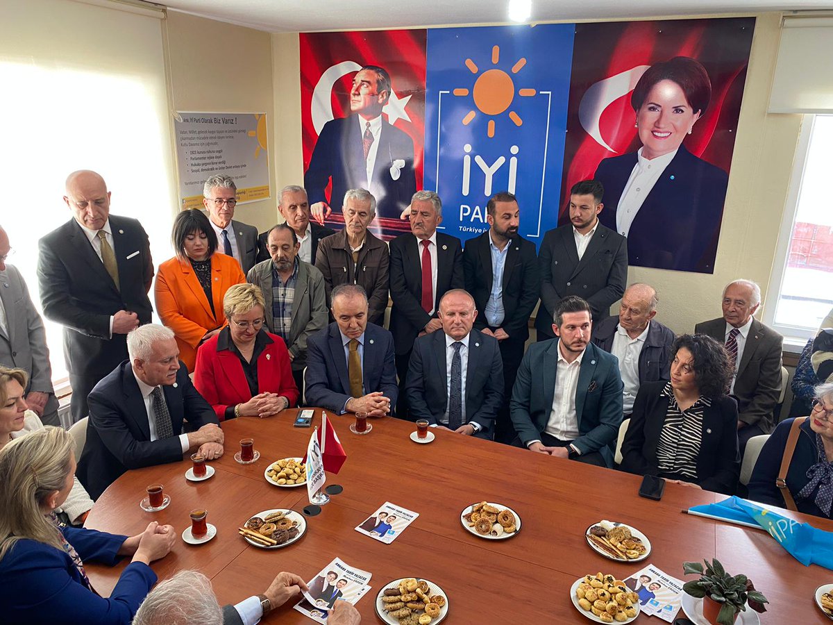 korayaydintr's tweet photo. Değerli Ankara 1. Bölge Milletvekilli adaylarımız ve arkadaşlarımızla İYİ Parti Çankaya Çayyolu Seçim Koordinasyon Merkezi'mizi açtık.
Çayyolu SKM toplantımızı yaptık.
Sadece muhalefetteyken değil, İYİ Parti iktidarında da vatandaşımızın derdinde, milletimizin emrinde ve hizmetinde olmaya devam edeceğiz.
Birlikte kazanacağız.
Tarih yazacağız.
#ÇankayaTarihYazacak
#AnkaraTarihYazacak
#TürkiyeTarihYazacak
#AzKaldı