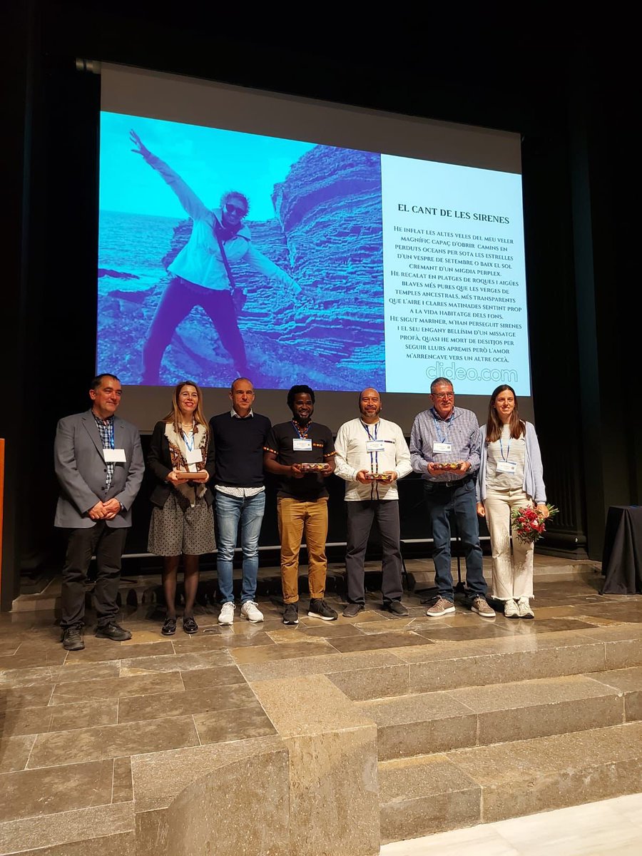 admi_Montilivi's tweet photo. L'alumnat d'#ADI2 de @Ins_Montilivi han organitzat la 2a edició dels Premis Anna Ridao.
Moltes gràcies a tots els que hi heu participat i a la família de l’Anna Ridao que ha fet possible el premi. Gràcies als ponents: Sara Peces (@llagosnet) i @alioudial_lo . https://t.co/qDUKs6uQCe