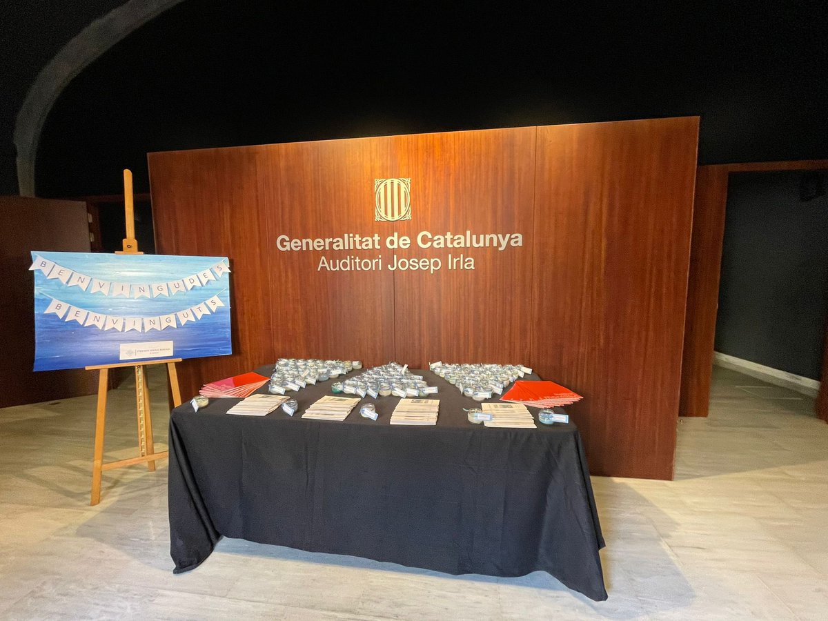 admi_Montilivi's tweet photo. L'alumnat d'#ADI2 de @Ins_Montilivi han organitzat la 2a edició dels Premis Anna Ridao.
Moltes gràcies a tots els que hi heu participat i a la família de l’Anna Ridao que ha fet possible el premi. Gràcies als ponents: Sara Peces (@llagosnet) i @alioudial_lo . https://t.co/qDUKs6uQCe